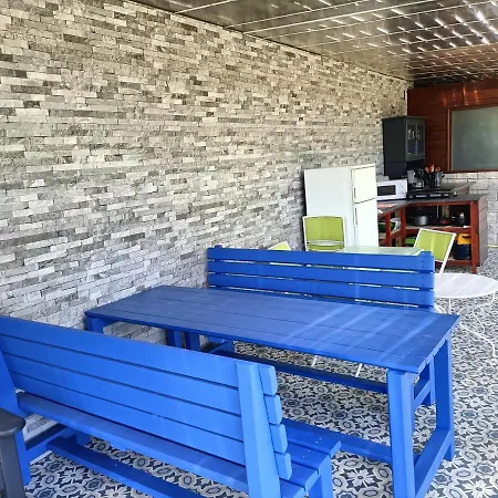 Dans Les Arbres - La Pagode Bed & Breakfast *